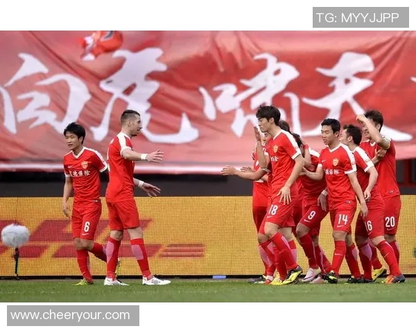 重庆力帆与广州恒大2016年激战回顾：足球盛宴中的精彩瞬间与战术较量